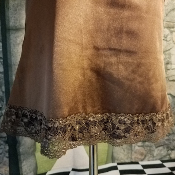 Bianca sleeveless blouse - Picture 4 of 5